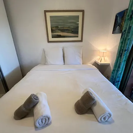 Pied à Terre - Port De *